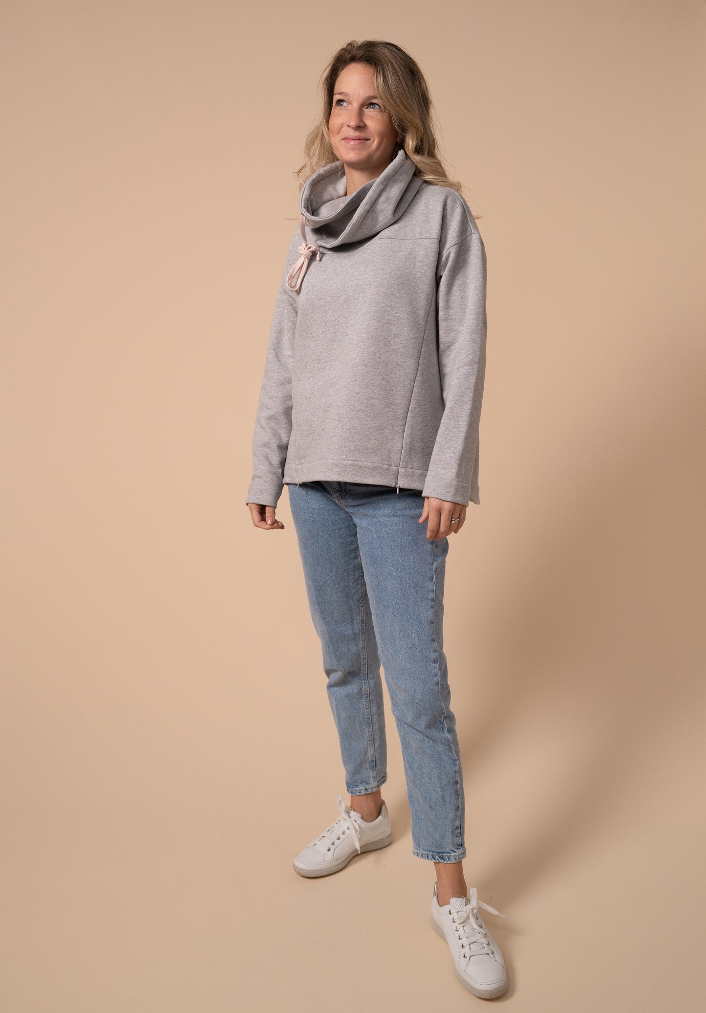 Grey Jumper with cosy neck with zips for accessible breastfeeding