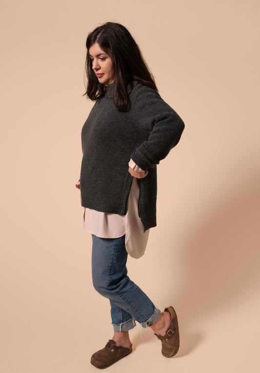 image shows the zip access on the nursing friendly knitted lambswool jumper